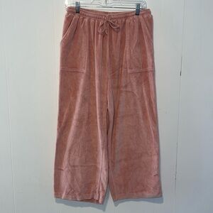 Beverly Hills Polo Club Pink Fleece Women’s Sweatpants Capri
Q24